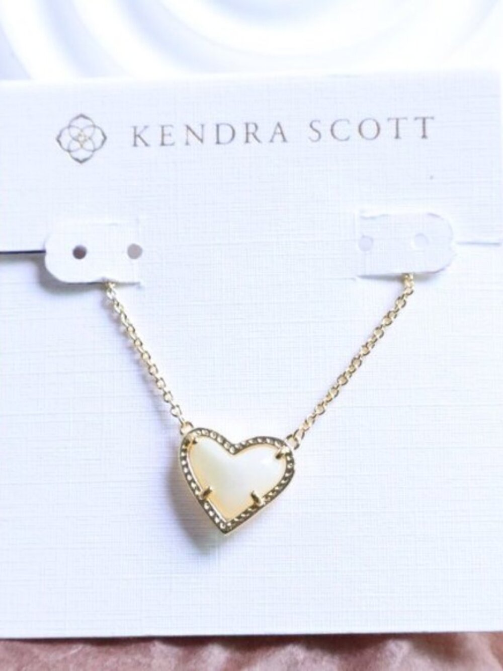 Kendra Scott Ivory Mother-of-Pearl Gold Necklace - Ari Heart